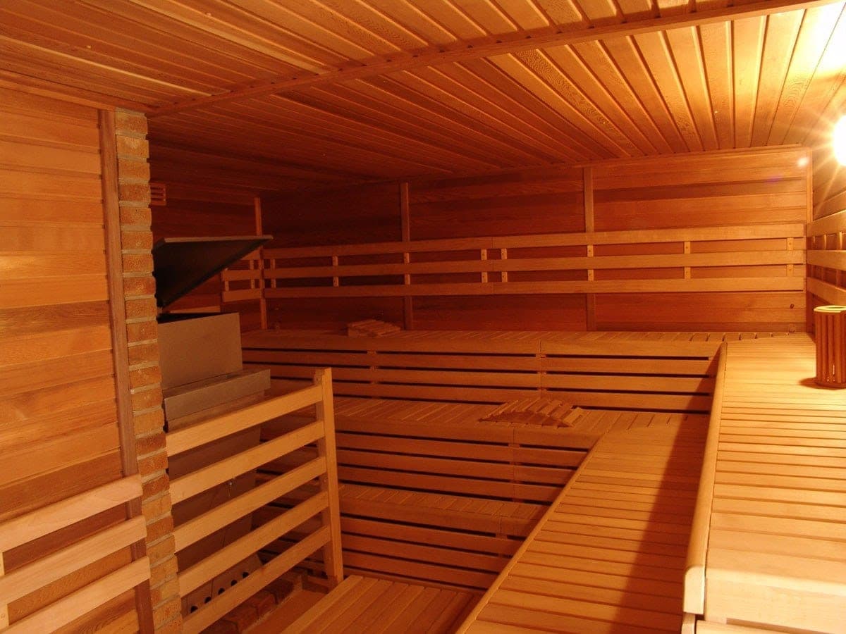 Sauna a fitness ve vnitrobloku — Písek
